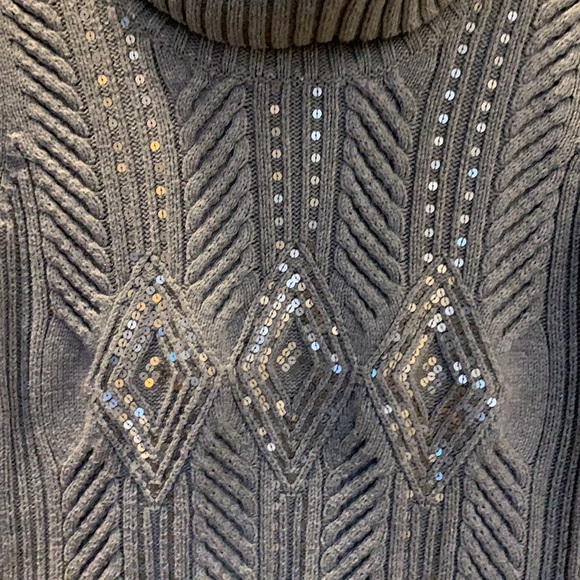 ๐ฅ2/$8.50 Talbots Grey Sequined Sweater - Picture 3 of 5
